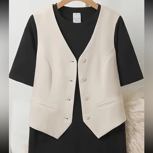 NEW Elegant White V-Neck Sleeveless Vest for Women - Button Front - Picture 5 of 5